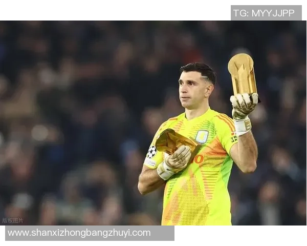 前英超门将:大马丁今夏转会失利,错过了加盟曼联千载一时的时机 前英超门将:大马丁今夏转会失利,错过了加盟曼联千载一时的时机